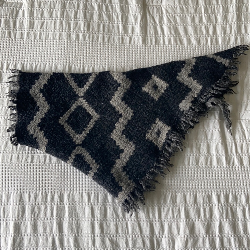 2-toned winter scarf